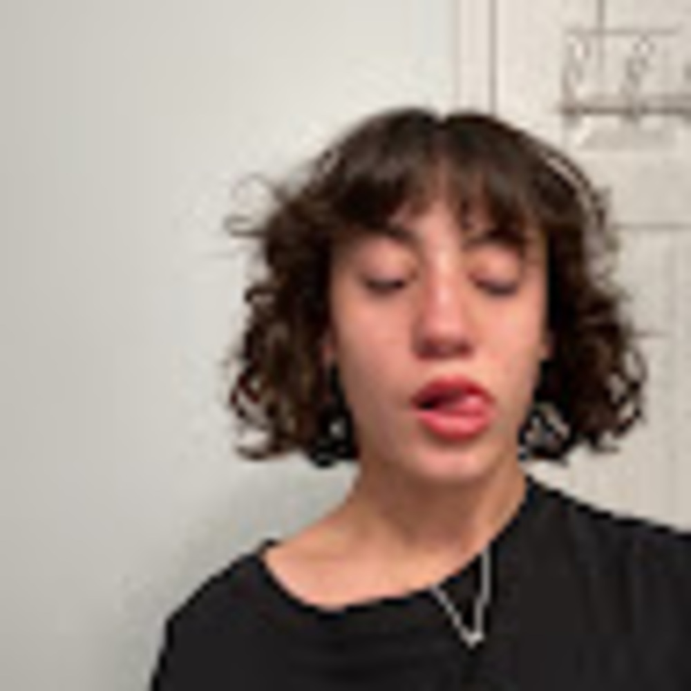 Meet your Posher, Mia